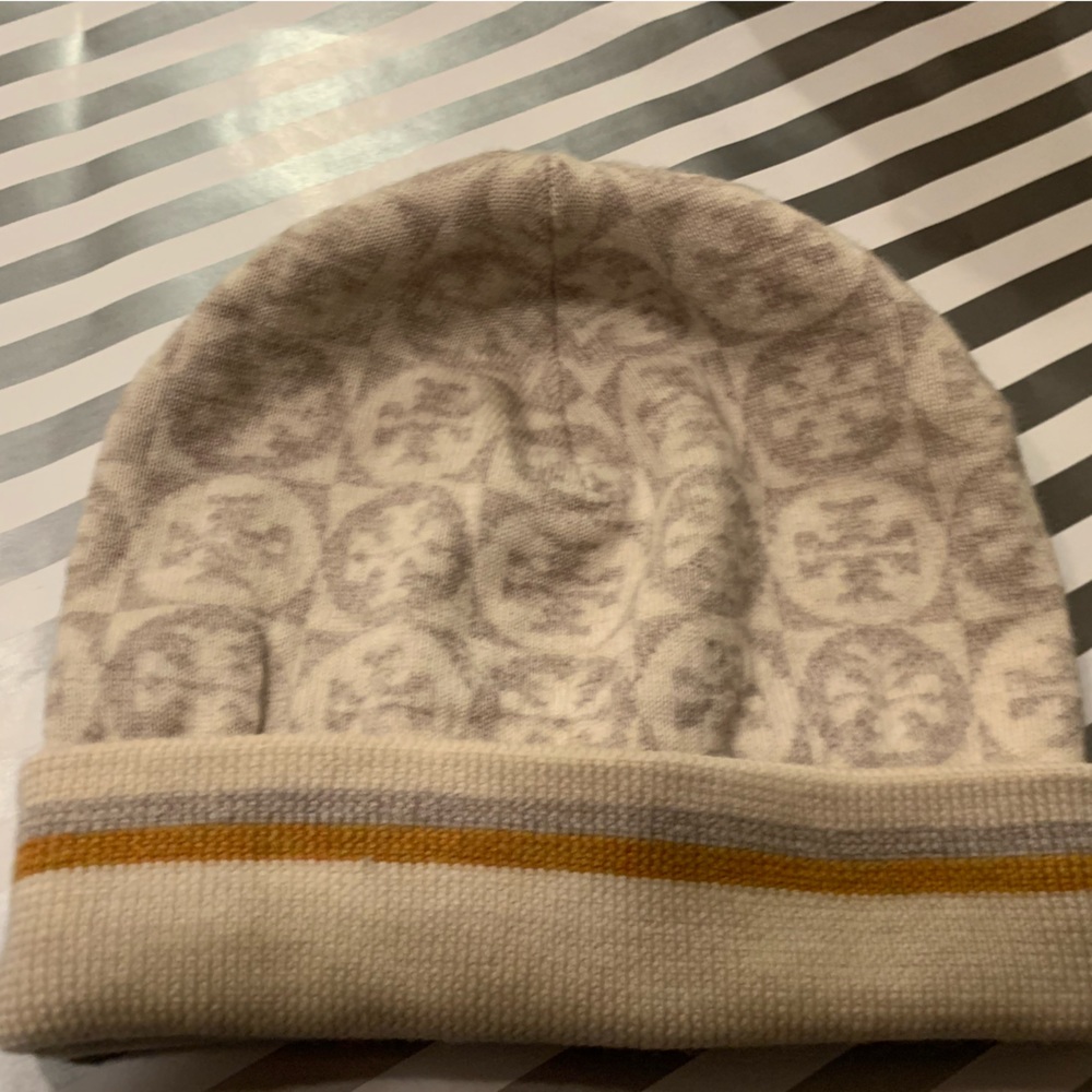 Luxe Cream print Tory Burch knit beanie/hat.Merino wool